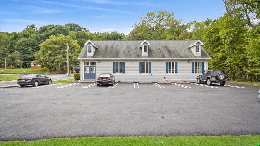 6.9% CAP NNN / Medical Office / 1.5 miles from I-84