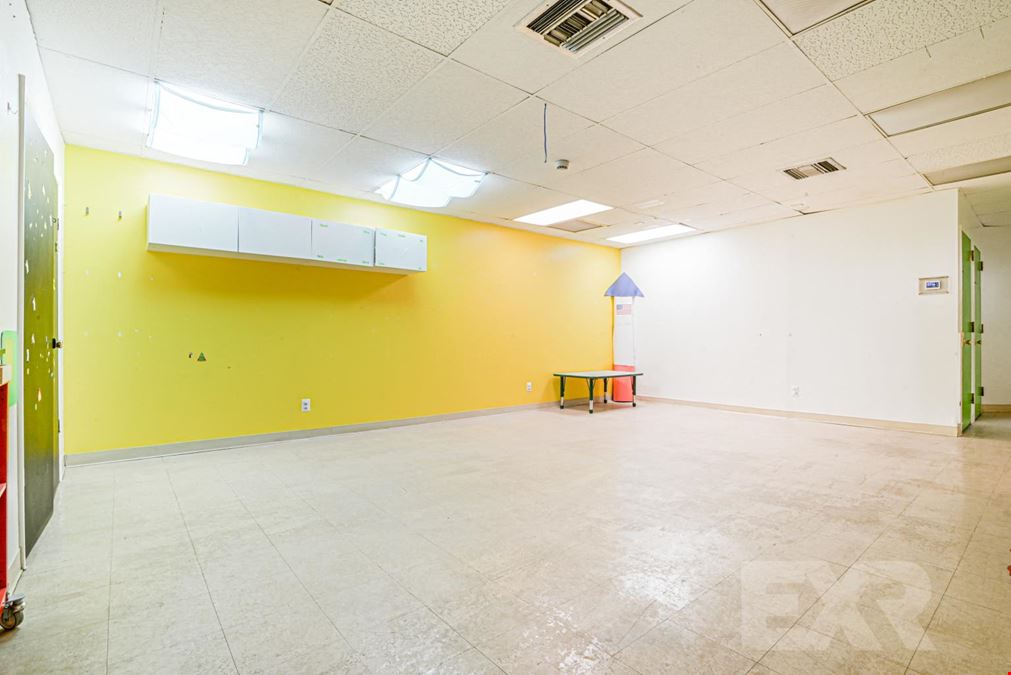 MASSIVE Office/Medical/Daycare Space for-lease!