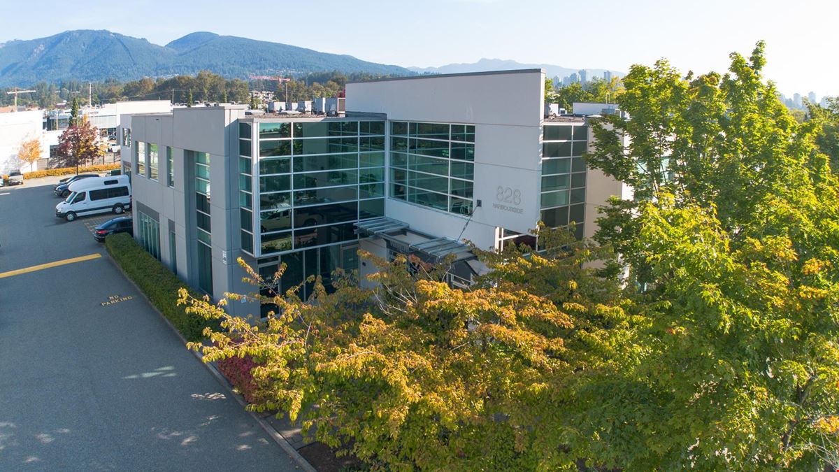 828 Harbourside Drive