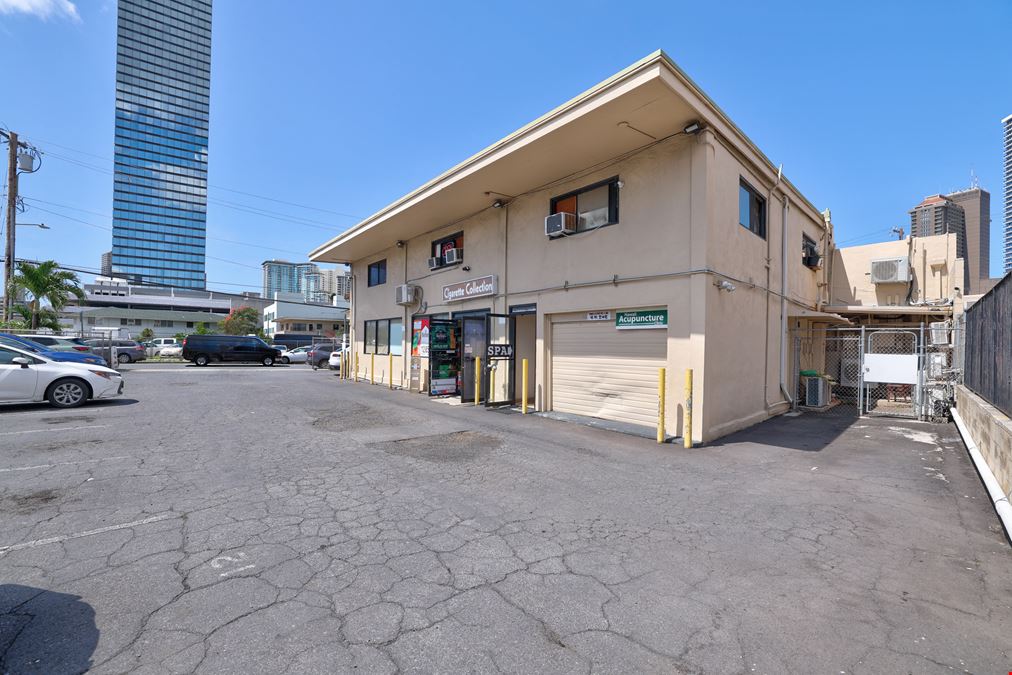 1694 Kalakaua Ave