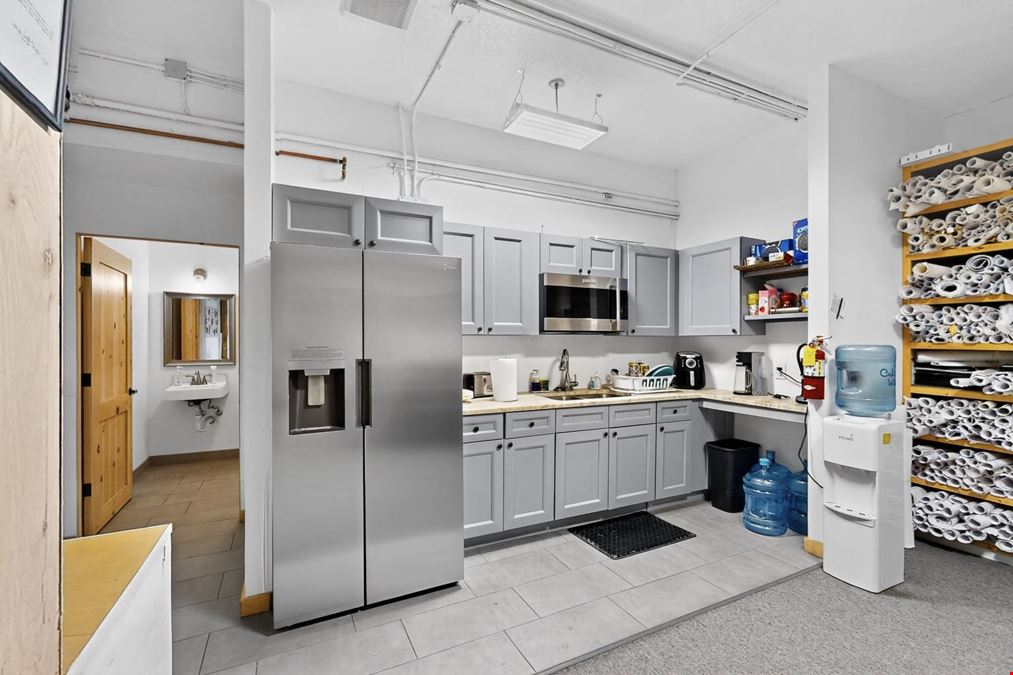 HIGH END RETAIL/OFFICE IN LOS RANCHOS