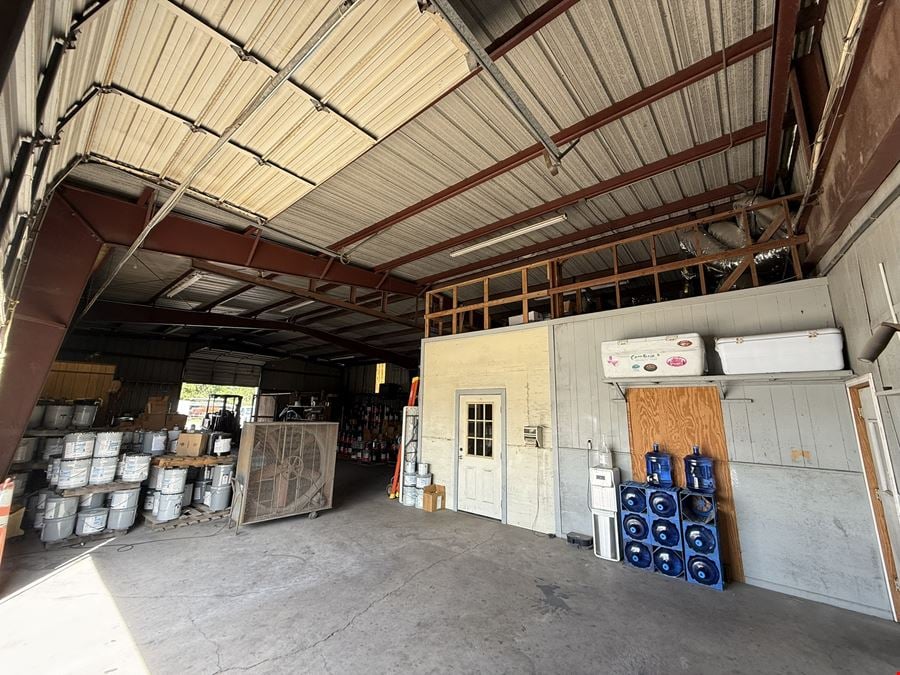 201 N 16th St, La Porte, TX 77571- 5,000 SF IND WAREHOUSE ON +/- 1 ACRE LOT