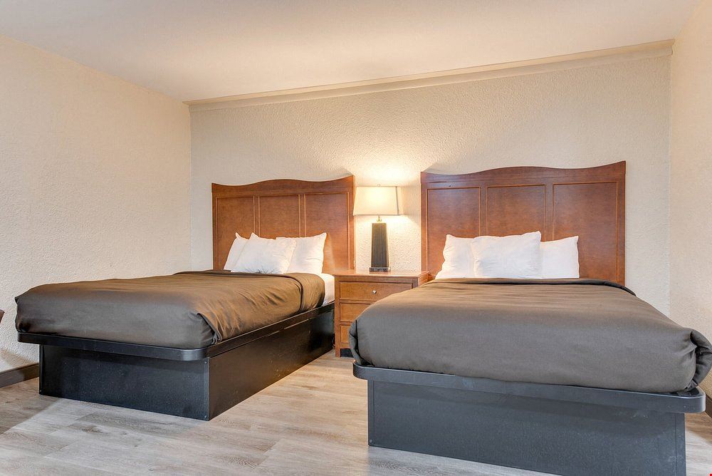 Quality Inn & Suburban Studios