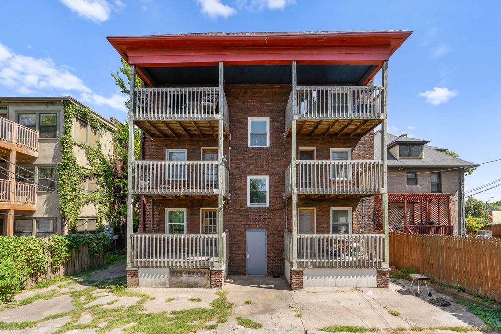 3820 Walnut St
