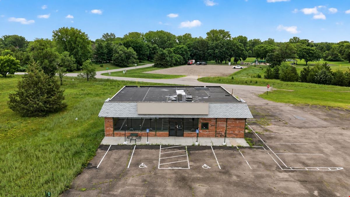 Free Standing Retail Building For Lease