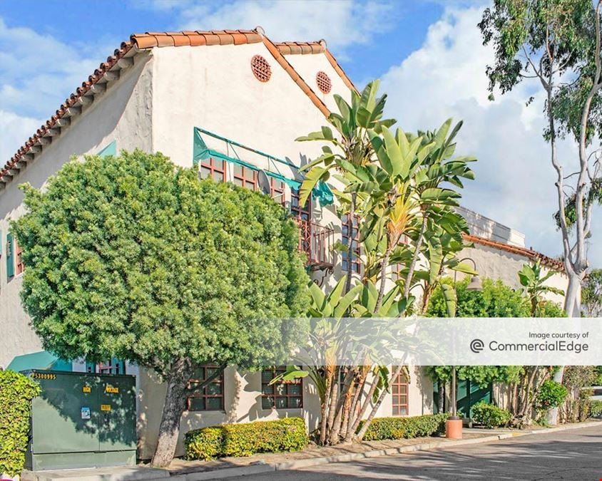 La Jolla Plaza