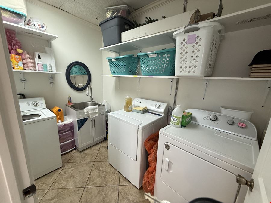 1816 E SE Loop 323