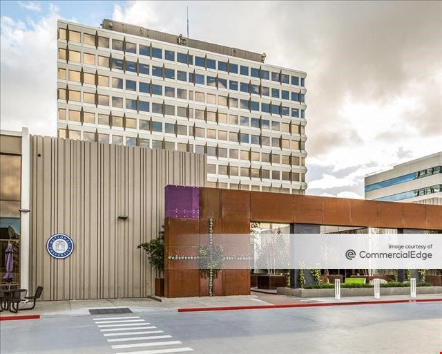 Santana Tower