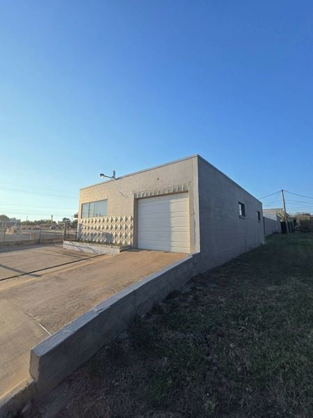 Preview of Industrial space for Rent at 2015 Northwest Hoover Avenue