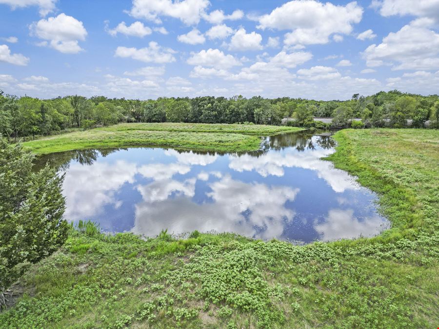 20+ Acres right off of I-45 W