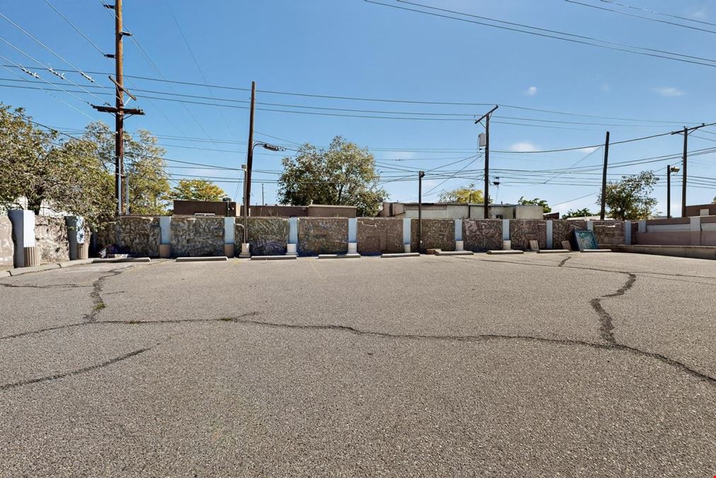 606 Broadway Blvd SE