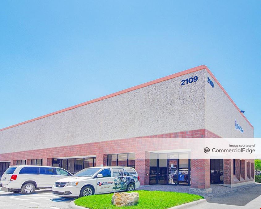2105 & 2109 Luna Road