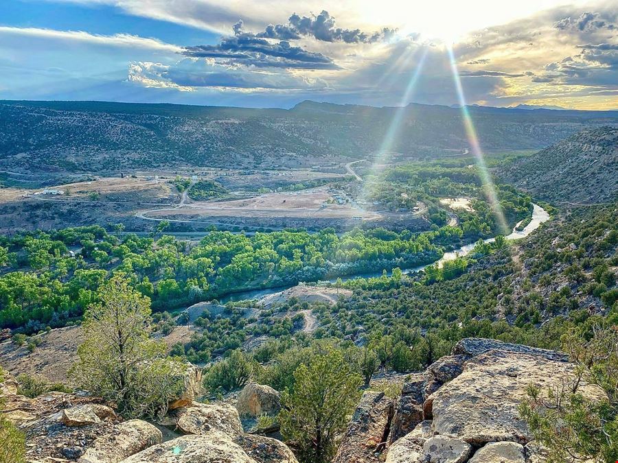 CampV - Inspired Shelter & Glamping in Colorado
