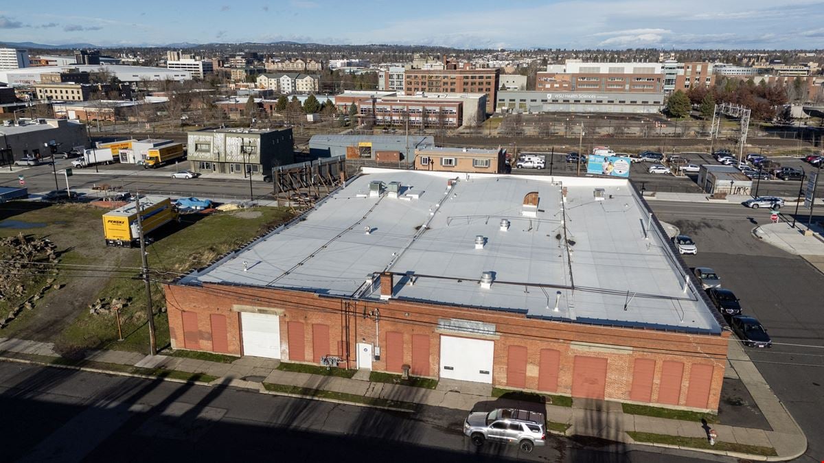 U-District Showroom and Warehouse