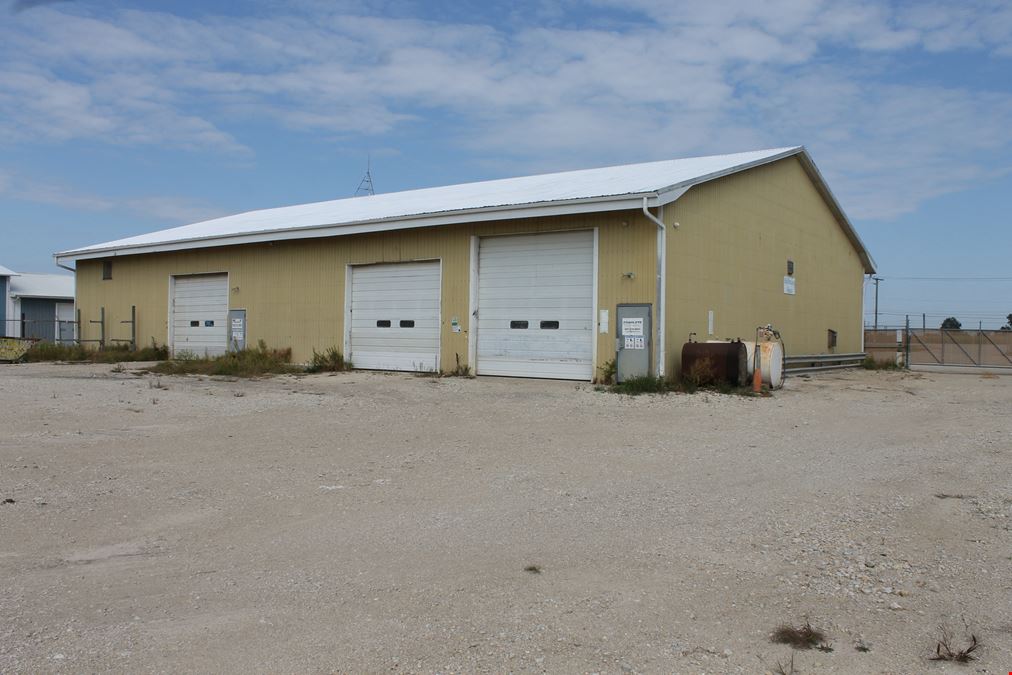 320 W Lincoln Hwy