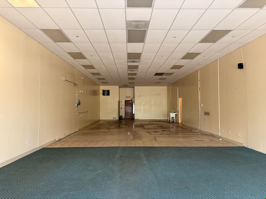 Weber Road Retail Space for Lease