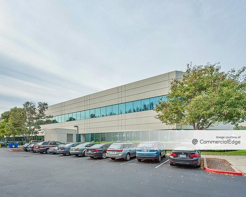 Gateway Crossing - 2 Corporate Drive