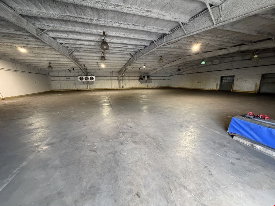 Plant City Warehouse w/ Paved Laydown Yard