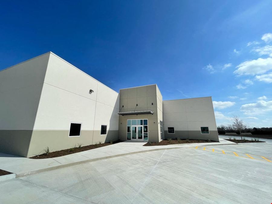 7,000 - 14,000 SF Industrial Space For Lease