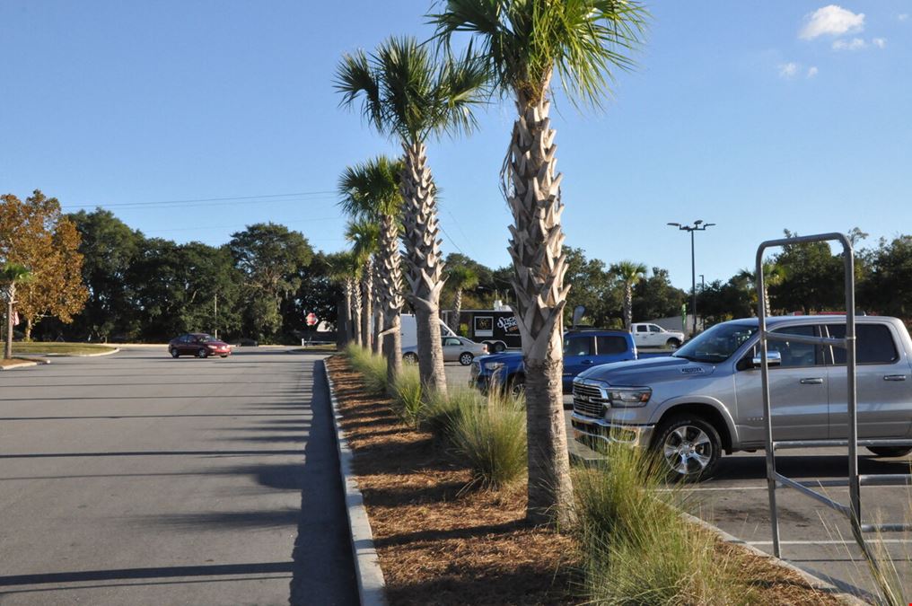 The Shoppes at Montague Corners