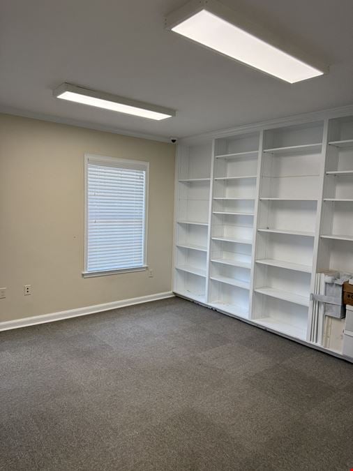 2,000 SF Office Suite with I-10 Visibility