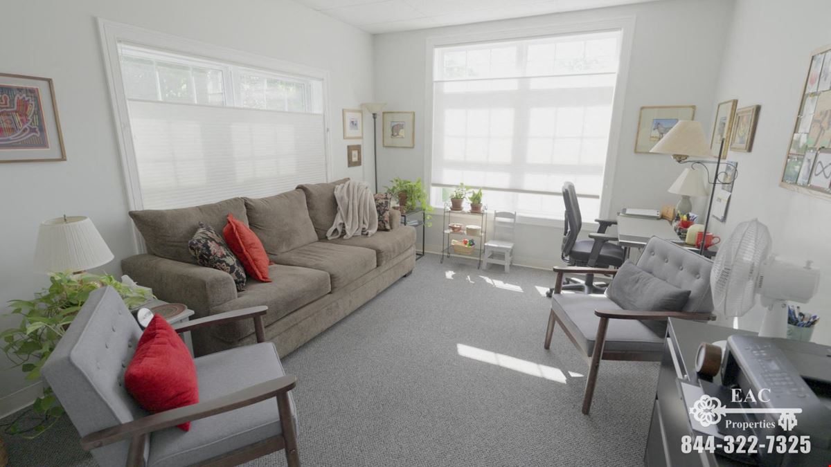 238 Monroe Turnpike, Monroe
