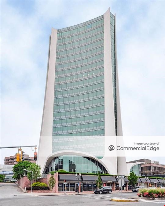 7 Landmark Square