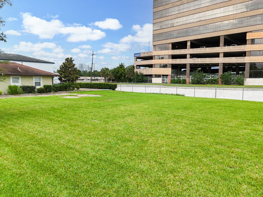 Corner Retail Redevelopment Opportunity on Veterans Memorial Blvd