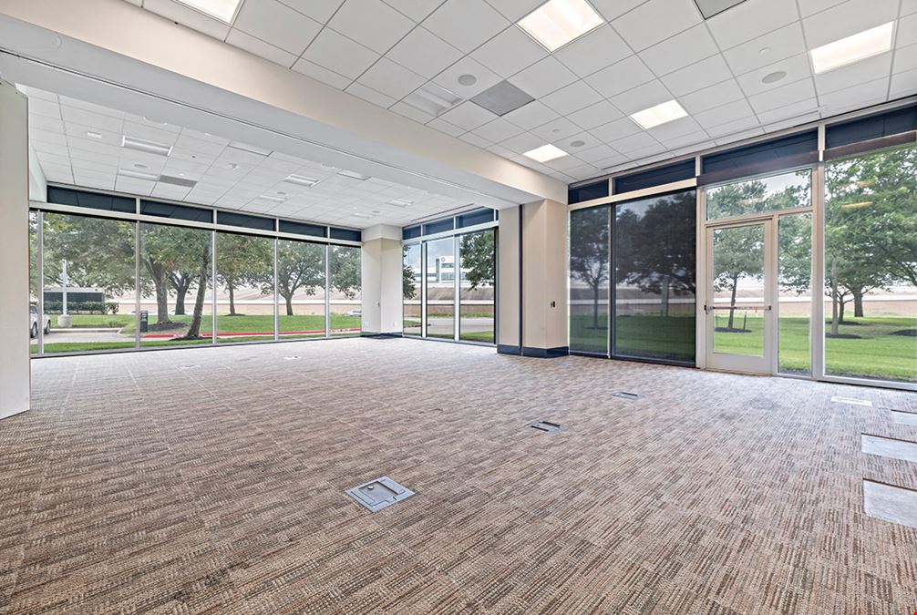 4424 West Sam Houston Parkway North (R068)