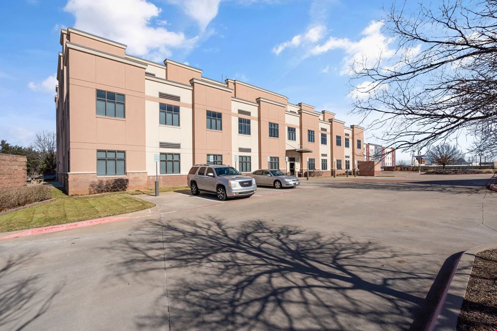 809 W Harwood Rd