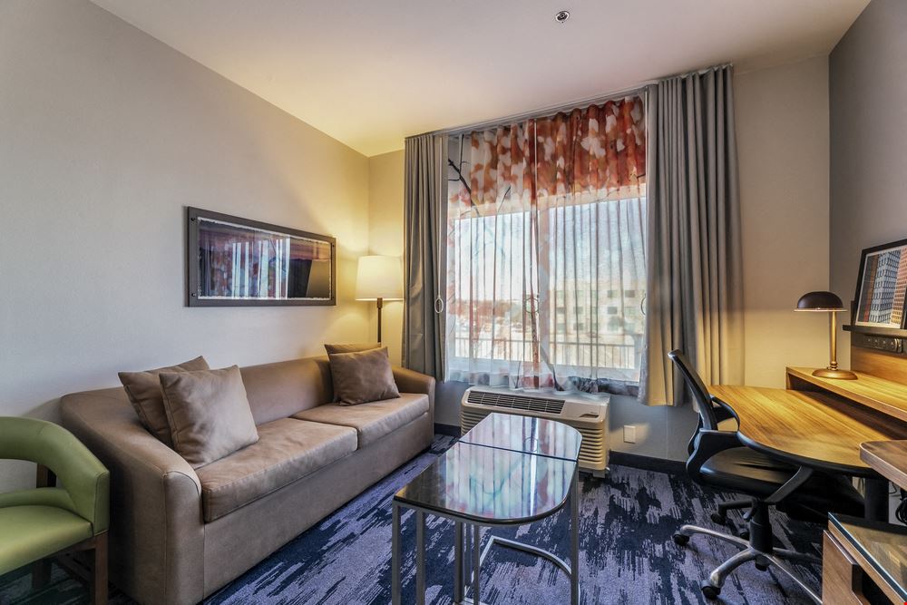 Fairfield Inn & Suites Fort Worth I-30 West Near NAS JRB
