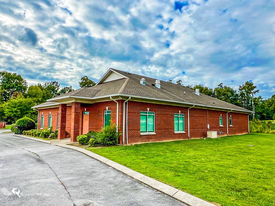 Single-Tenant Net Leased Medical Surgery Center | 7.5% Cap Rate