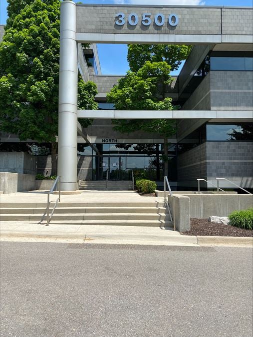 30500 Northwestern Highway Farmington Hills