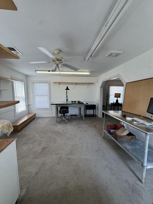 806 N 3rd Ave