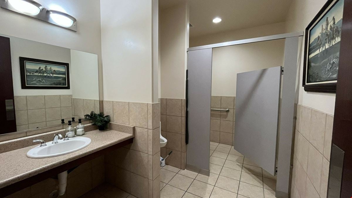 833 E Plaza Circle Suite 200 and 400