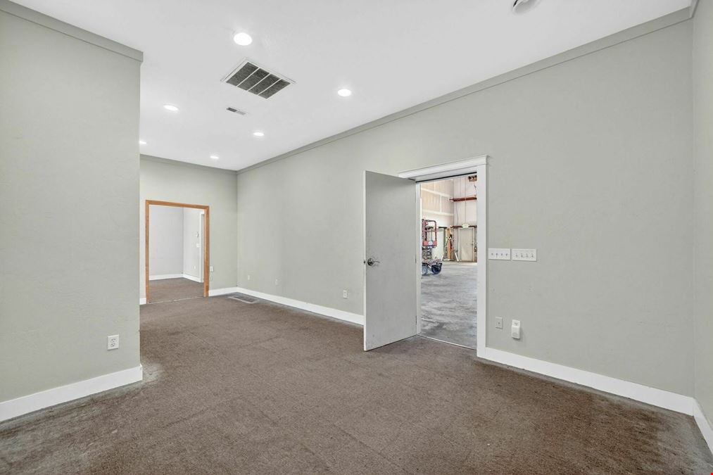 Multi-Tenant Office/Warehouse Asset