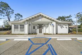 Fully Renovated Medical Office | ±2,921 SF Turnkey Space Near HCA Gulf Coast Hospital