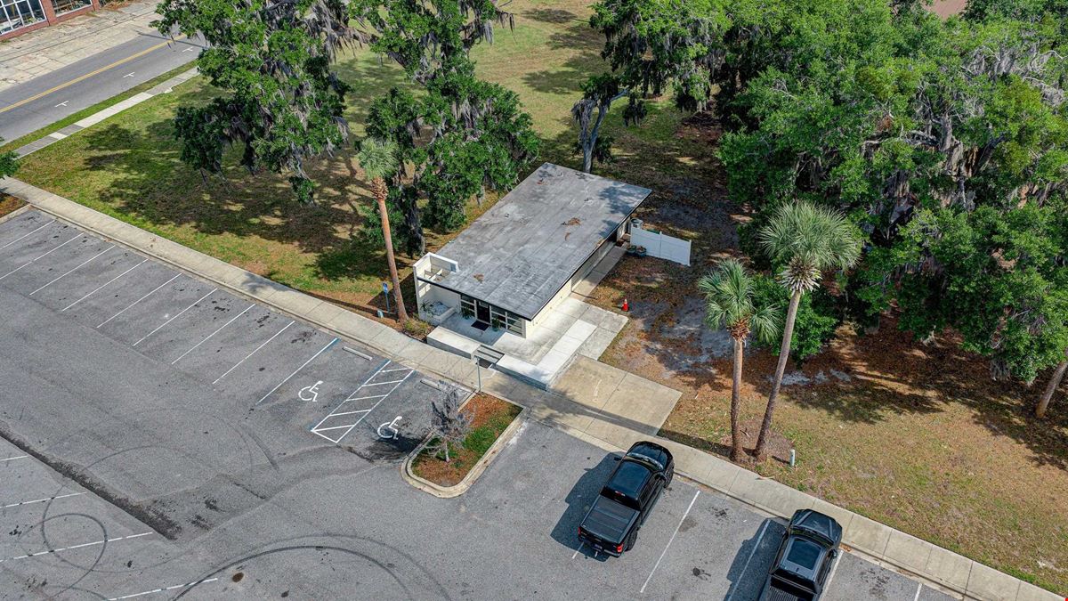 Waterview Standalone Building in Historic Downtown Palatka