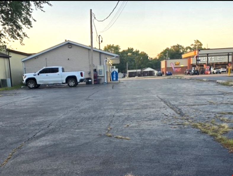 235 E Main St
