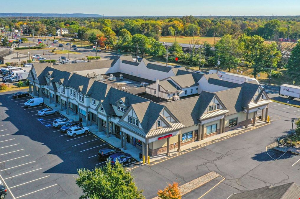 The Shoppes and Offices at Woods Tavern