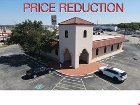 IH 35 Building For Sale