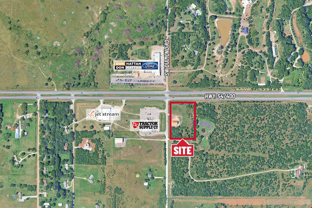 HARD CORNER LOT - 3.1 ACRES WITH 40' x 70' FLEX BUILDING