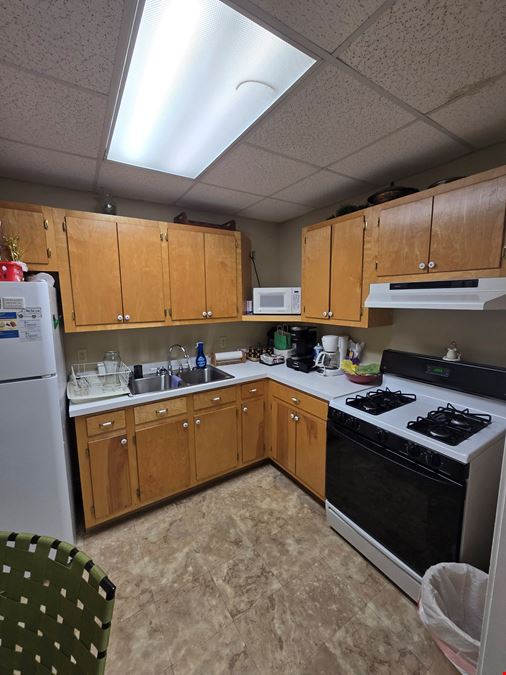 3 E Hampton Ave