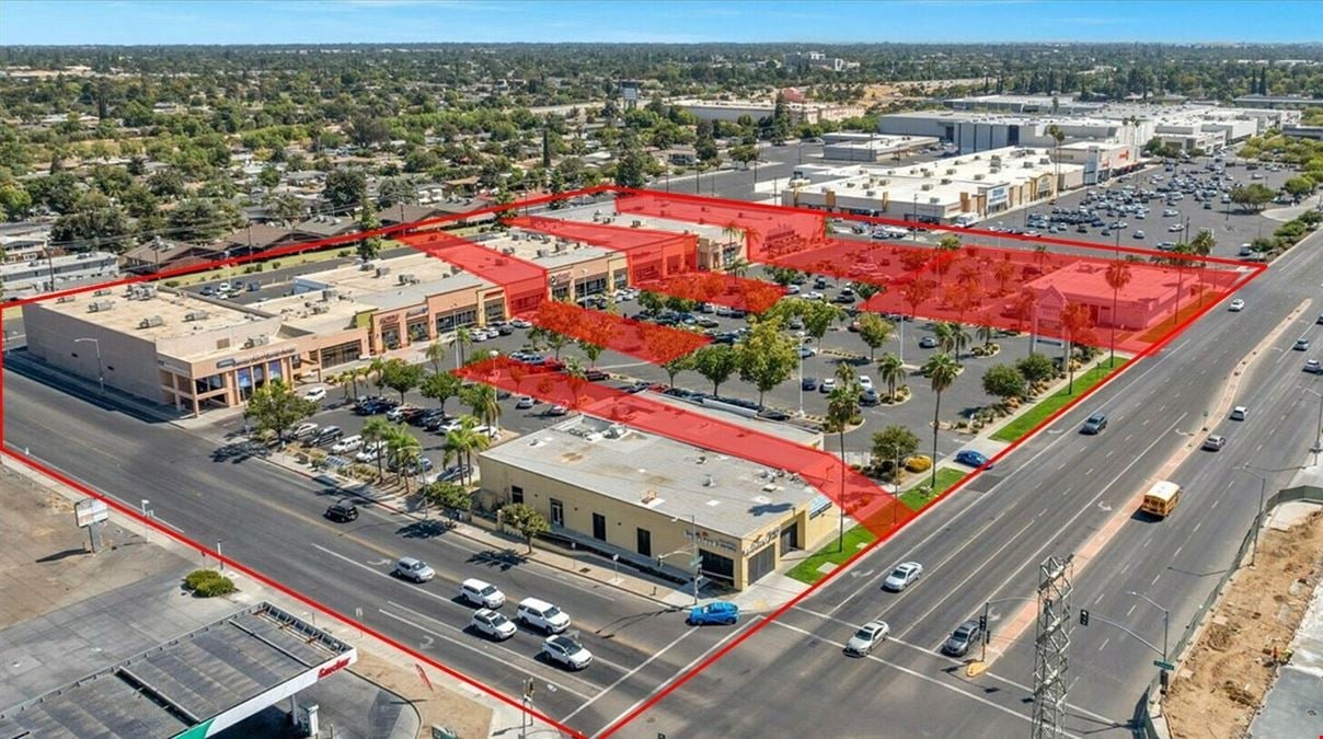±2,282 - ±22,557 SF Shopping Center Spaces in Fresno