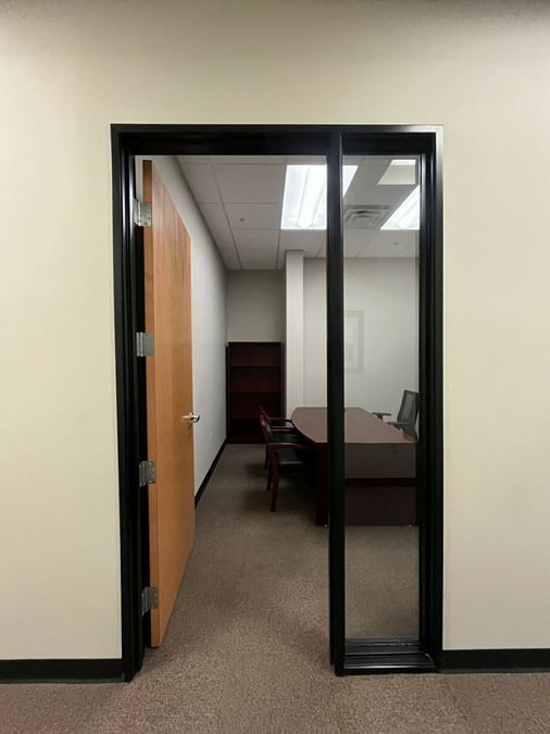 2152 S Vineyard Suite 116