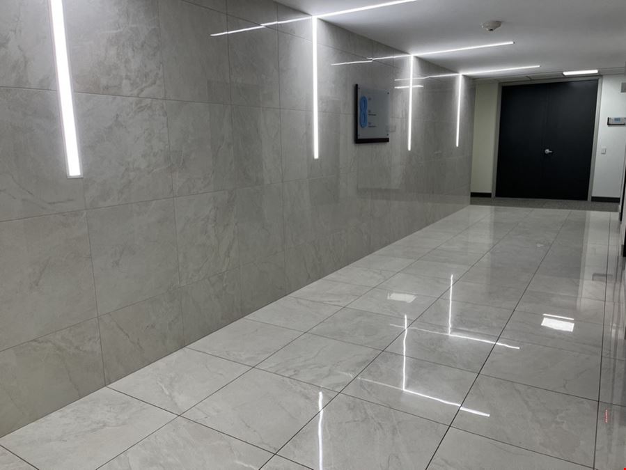 50 Queen Street N, Unit 820