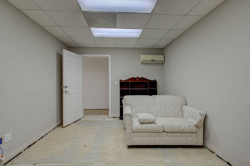 1.09± Acres with Warehouse/Showroom/Office