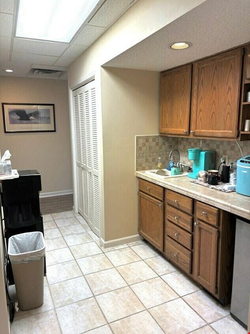 1543 Kingsley Ave #7