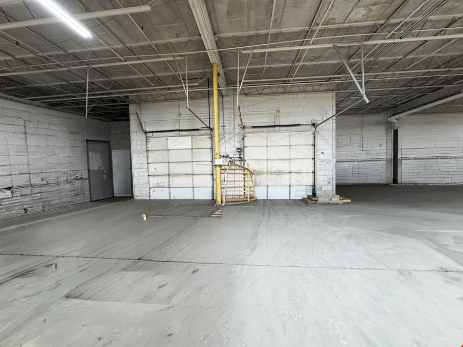 100 W Laura Dr