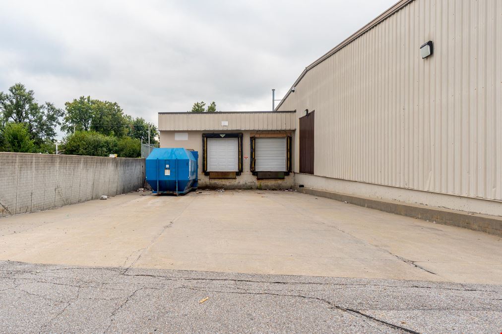 Former Grocery Store
